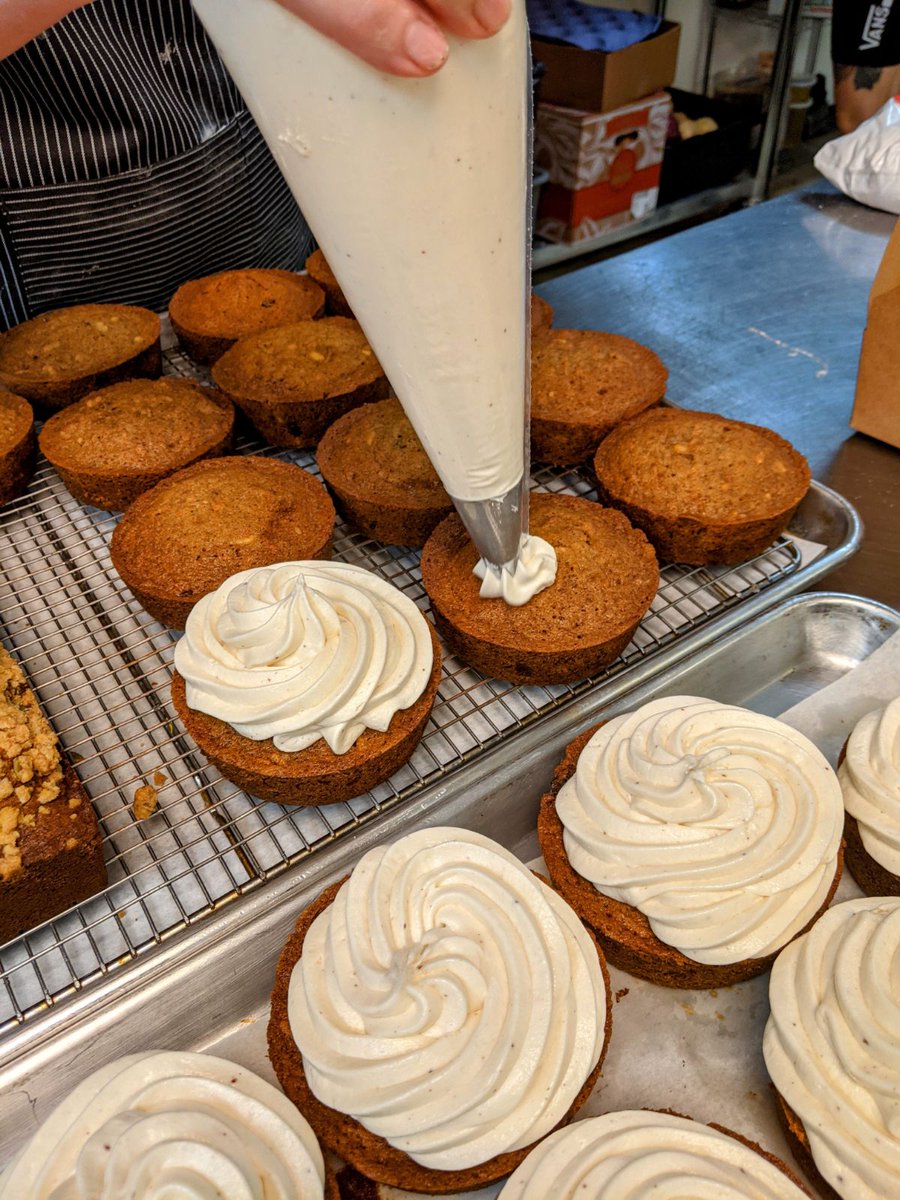 mindystakebake's tweet photo. The sun is out! The birds are chirping! And we're making carrot cake this week... among other things!! Like Pork Belly Ribs, Veggie Curry &amp; Pesto Salmon. Orders are live at the link in bio until Tuesday around 5pm. https://t.co/XJJrwupqY9