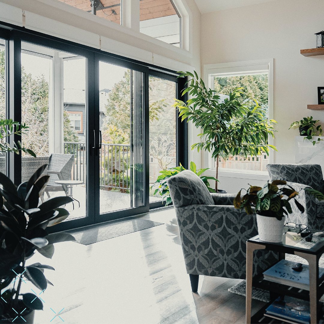 phantom_screens's tweet photo. Make life easier and breezier with a retractable screen! 🍃 Our new blog explains how its convenience, comfort, and modern appeal will improve home life. 
Read it here: https://t.co/PkIxprhSP7

#RetractableScreens #HomeGoals #HappyLiving https://t.co/8fyXJn6AHE
