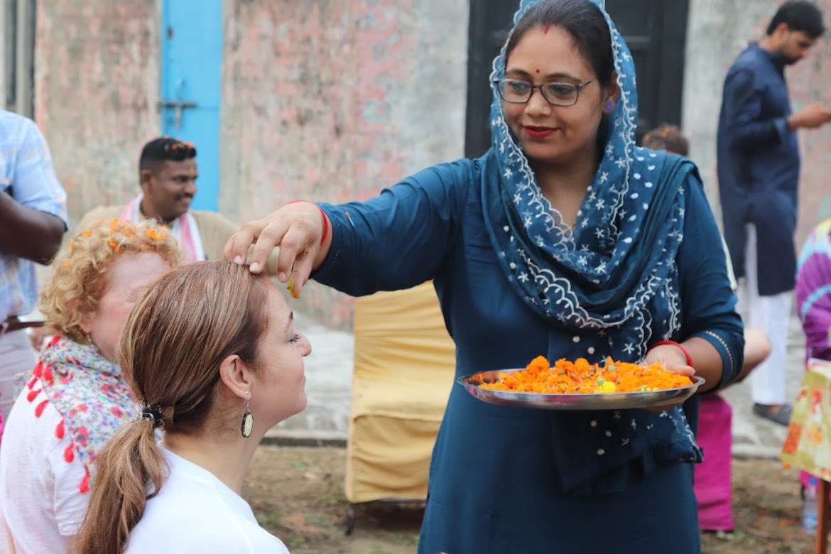 _sofiaspeaks's tweet photo. The culture, the beauty, the school system, the people, the traditions. In Hindi they say Guest is God. Week one. My heart is full. Namaste. @FulbrightTeach #exchangeourworld #teachersforglobalclassrooms https://t.co/To1MWnhRQ2