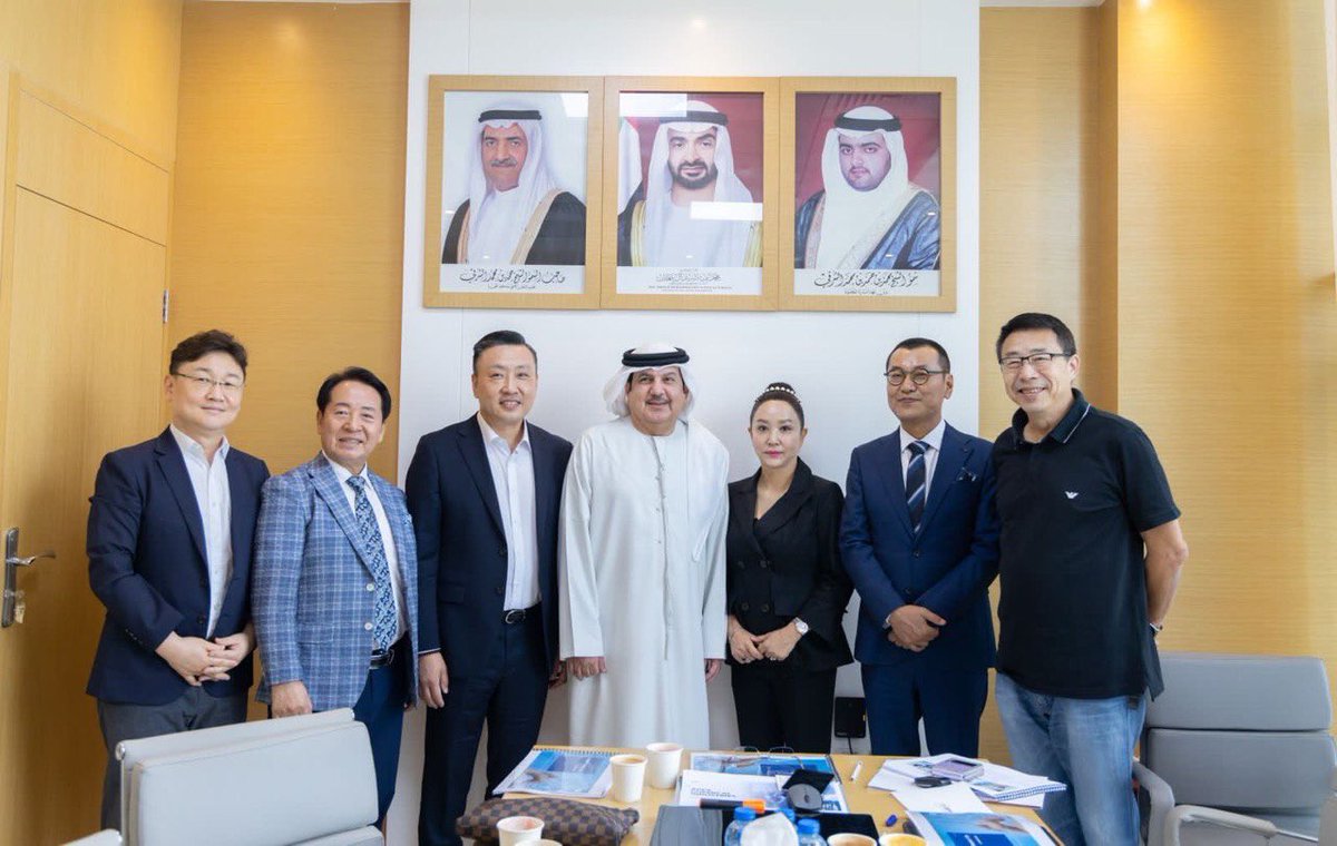 Fujmun's tweet photo. بلدية الفجيره تستقبل وفد كوري رفيع المستوى لبحث  فرص الاستثمار و تعزيز التعاون بين البلدين https://t.co/gBkcujOk2t