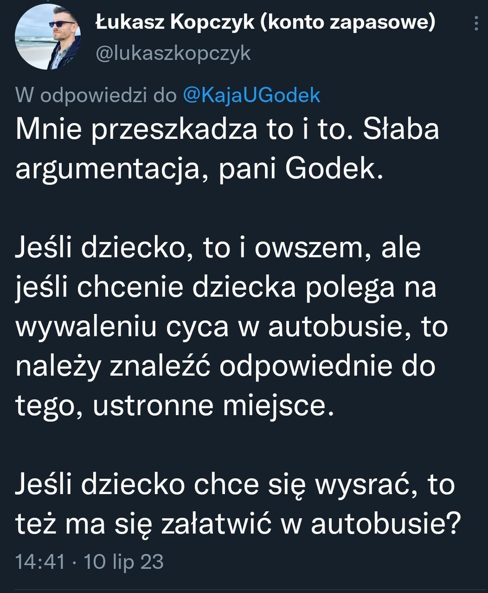 KajaUGodek's tweet photo. Wulgarna lewaczka shejtowała mamę za podanie dziecku piersi i znalazła ciekawe poparcie. ŁK nie wie, że mamy z dziećmi też muszą czasem dokądś dojechać? I że z dzieckiem na ręku nie chodzi się po autobusie szukać innego miejsca? Wulgaryzmy i agresja wobec 🤱 są bardzo nie prolife https://t.co/AwFzilurfP