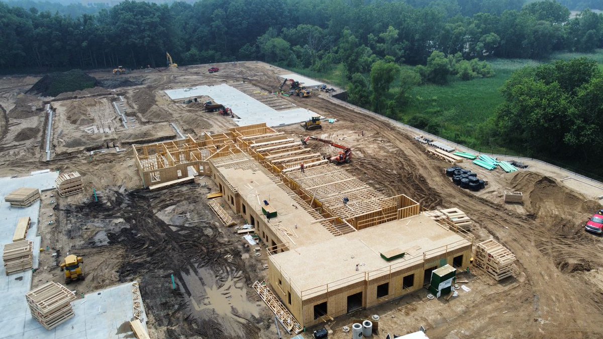 CD_Barnes's tweet photo. ❗PROGRESS UPDATE❗ The Commons at Rivertown are booming 💥, shout out to all the subcontractors on the site for keeping us on schedule during this sometimes crazy 😜 Michigan weather ☀️⚡🌧️. https://t.co/CMnqzZYBXT