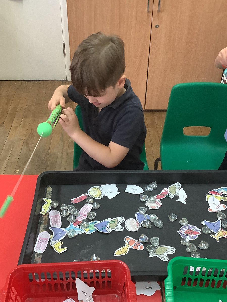 MissSpittlehous's tweet photo. Some of us have enjoyed fishing for animals in our phonics ocean and then reading the words carefully to sort them into either real or nonsense word groups ✅ 🛑 https://t.co/yAtme0YyA5