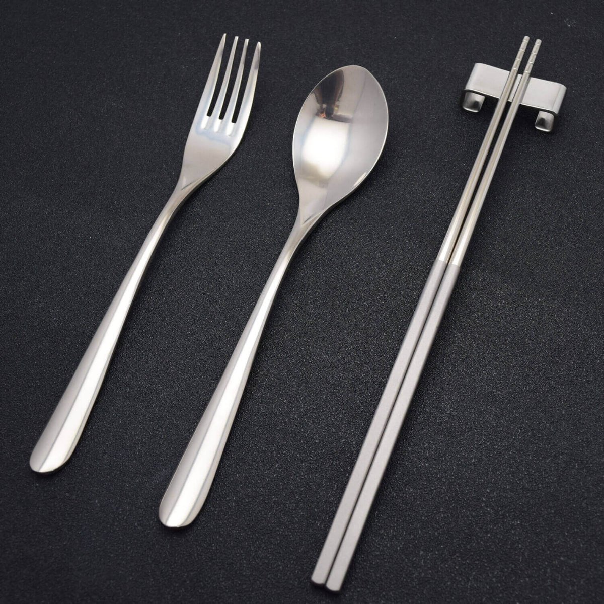 KraniteOfficial's tweet image. 🚨24-Hour Exclusive🚨 Elevate your dining experience with our Titanium Cutlery Set! 💎🍴 Lightweight, durable, and stylish. But act fast, after today it's off the table, literally!⏰ Shop now at Kranite 👉kranite.com/products/titan… 
#FlashSale #SustainableLiving #TitaniumStrength