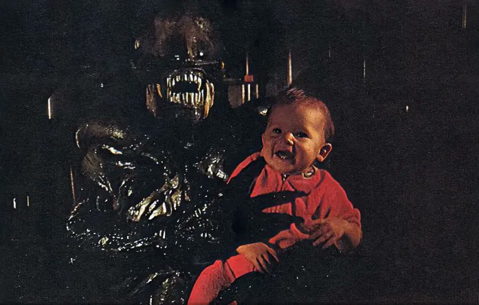 Remember when you were little and your Mom would take you to the mall to get your photo taken with the Xenomorph?