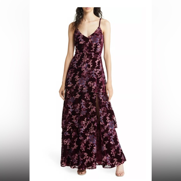 RangerMofo's tweet photo. So good I had to share! Check out all the items I'm loving on @Poshmarkapp #poshmark #fashion #style #shopmycloset: https://t.co/1woUcmNdOP https://t.co/7cngJh52Ai
