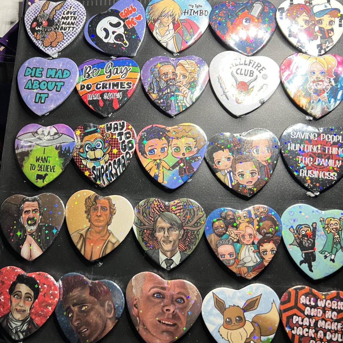 VeeGiggity's tweet photo. Heart pins are up including the buxom Izzy and Stede! Take note of postage costs as I don’t send anything untracked! 

❤️❤️

https://t.co/himX4siyMY https://t.co/ycg6sQMWTh