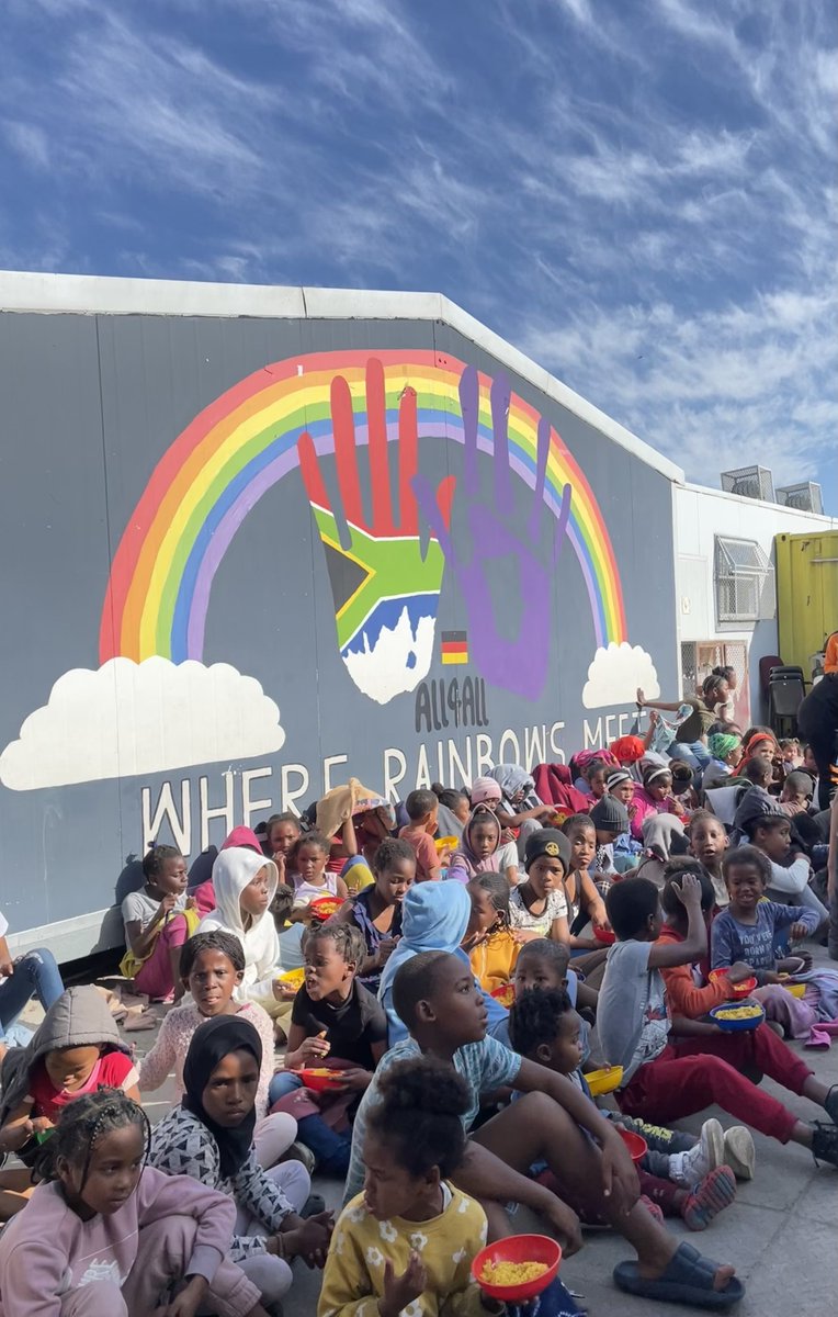 RainbowsMeet's tweet photo. The radiant smiles on the children's faces as they enjoy this delicious meal in the courtyard, remind us why we do what we do. Every day, we strive to fight hunger and give these children a chance at a better future. Your ongoing support make a real difference in their lives.🌟❤️ https://t.co/WrbVnkuigR