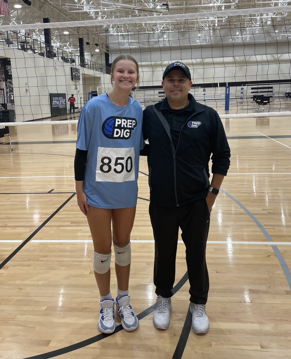 MadisonForst's tweet photo. Thanks for inviting me to the @PrepDig Showcase! Met some amazing athletes and the staff was great! @CoachMikeDZ @PrepDigBecky @PDTexas #PDShowcase https://t.co/EDbC8HPE6O