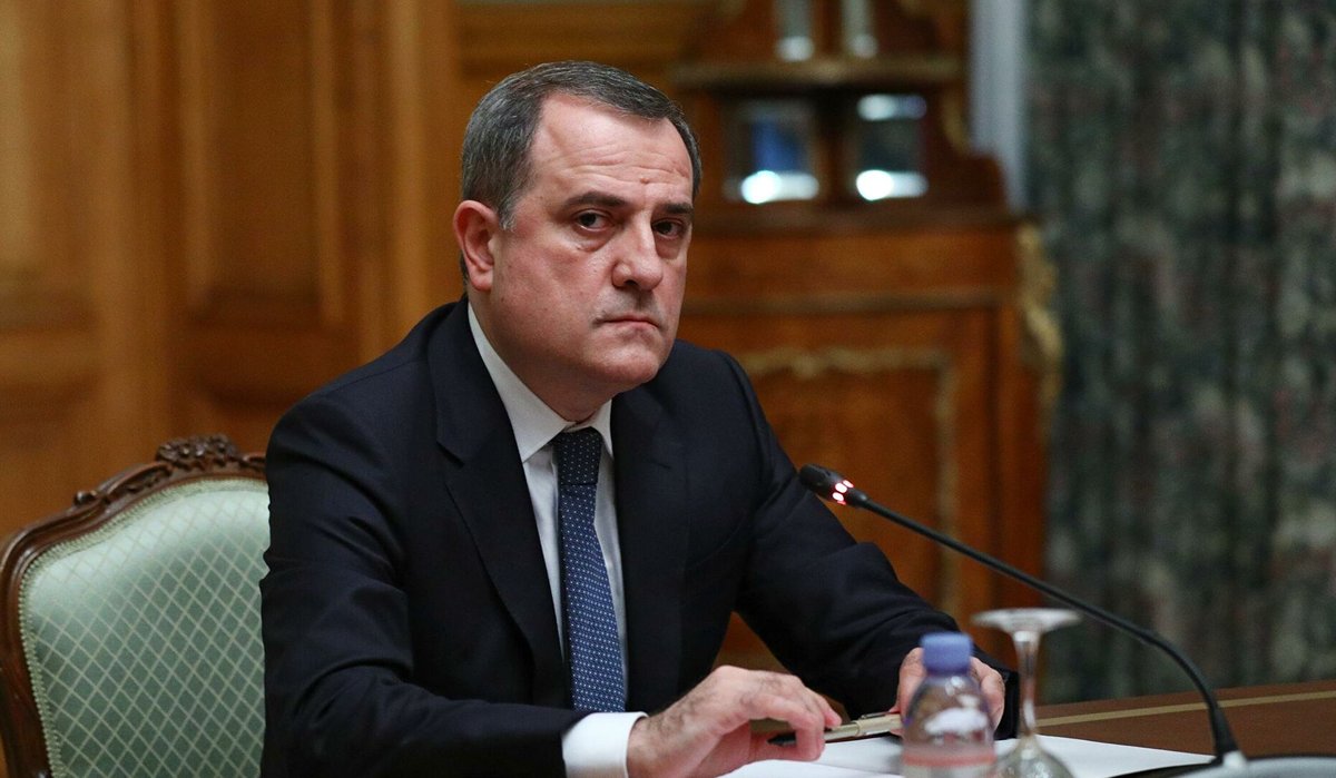 Lurer11's tweet image. #Bayramov on recent calls of #MariaZakharova to reopen the #LachinCorridor
bit.ly/3pLm7A3