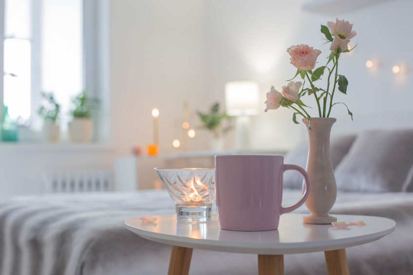 BlueValleyIns's tweet photo. Many household fires start by burning candles. Consider trading traditional candles for the flameless, battery-operated variety. #safety https://t.co/VctfSyUv3B