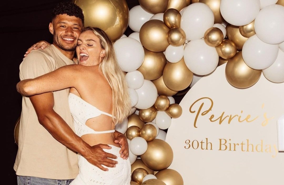 ReasonToLoveEJC's tweet photo. Happy 30th Birthday Perrie 🤍🎈 https://t.co/CnMU9z2hdu