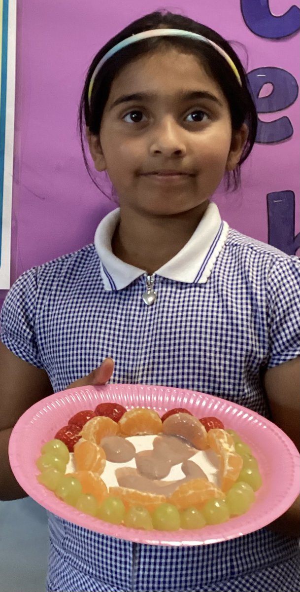R2PalmerAcademy's tweet image. Year 4 loved making their fruit salads/ kebabs for their DT project! #healthyeating #futurechefs