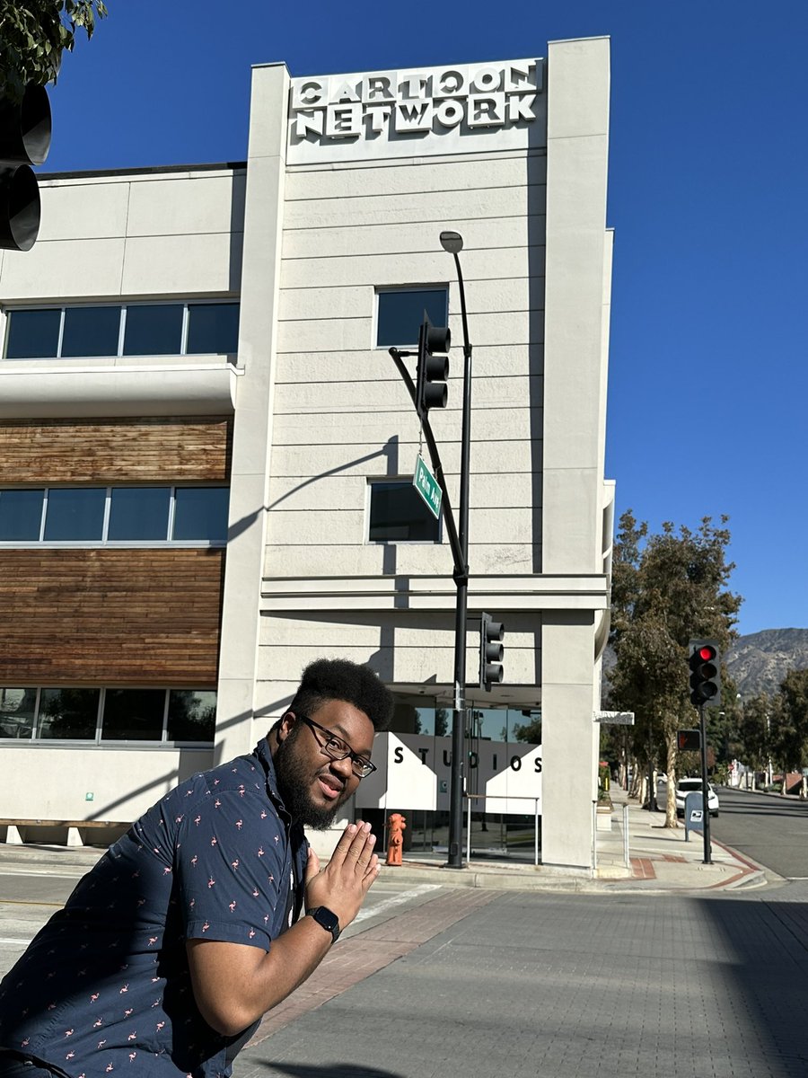 RamenBodyWash's tweet photo. @cartoonbrew Got the chance to see the building last year sadly it was the weekend but glad i could see it https://t.co/ARUsuNCMdY