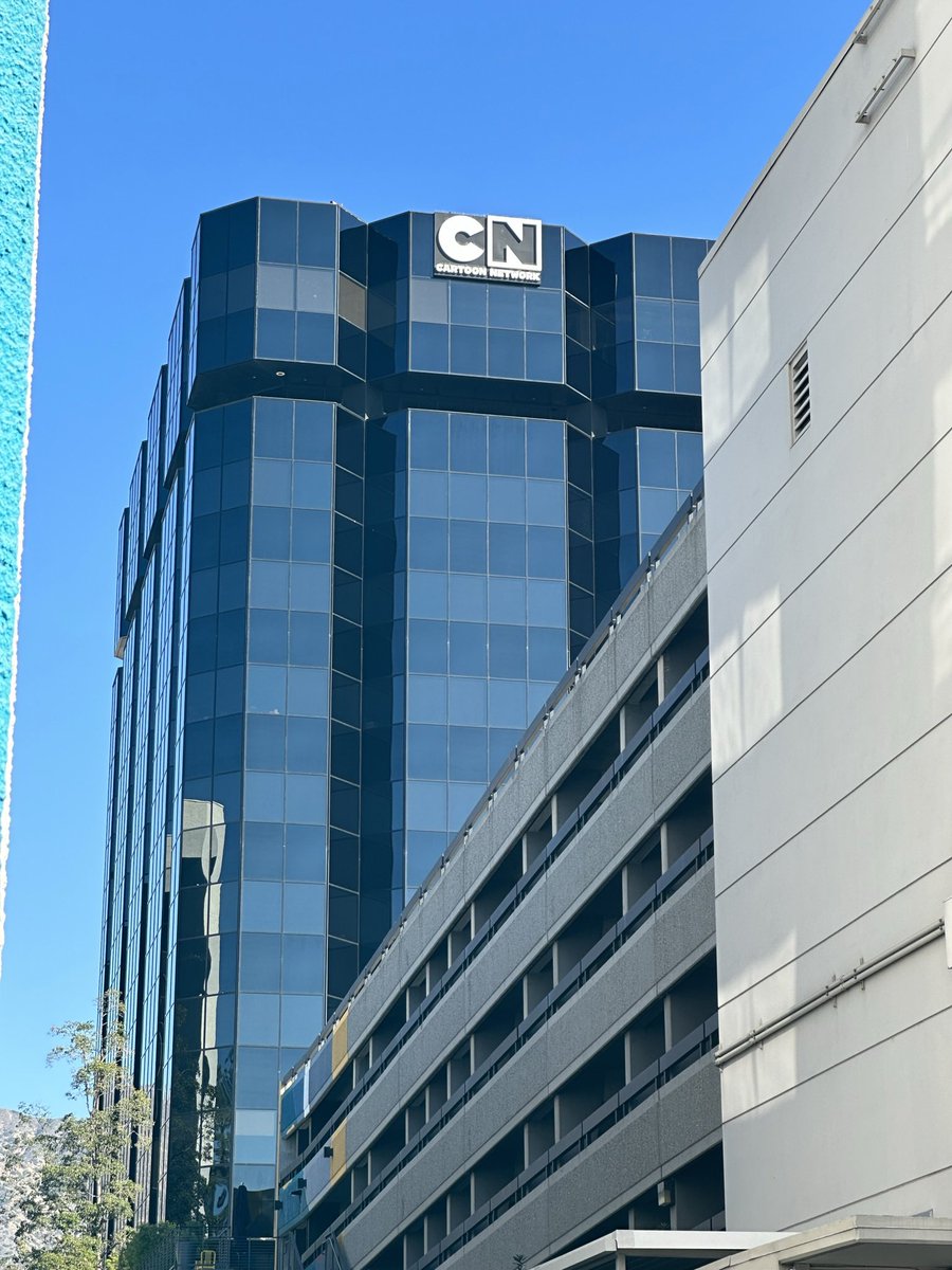 RamenBodyWash's tweet photo. @cartoonbrew Got the chance to see the building last year sadly it was the weekend but glad i could see it https://t.co/ARUsuNCMdY