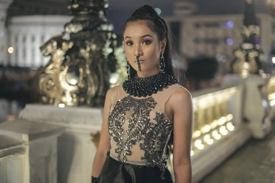 clifforddaing's tweet photo. PARISIAN en VOGUE

Designer |  Cliff D 
Photog    l  Vince Corpuz
Make Up I  Kit Ramirez Gozon
Hair.        I  Rudy Evengelista
Models   |  Patrisha Asuncion

#clifforddaing
#cliffd
#cliffdcreations 
#glamthatway 
#pinoy
#phillipines🇵🇭 
#filipinodesigner 
#asiandesigner https://t.co/ztZaGNOW8J