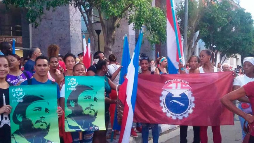 #SantiagodeCuba mereció la sede del acto por el Aniversario 70 a los cuarteles Moncada y Carlos Manuel de Céspedes, motivo de celebración para sus habitantes y para renovar compromisos socioeconómicos actuales.

Vea aquí: santiago.gob.cu/es/noticias-bl…

#70Moncada #ConTodosLaVictoria