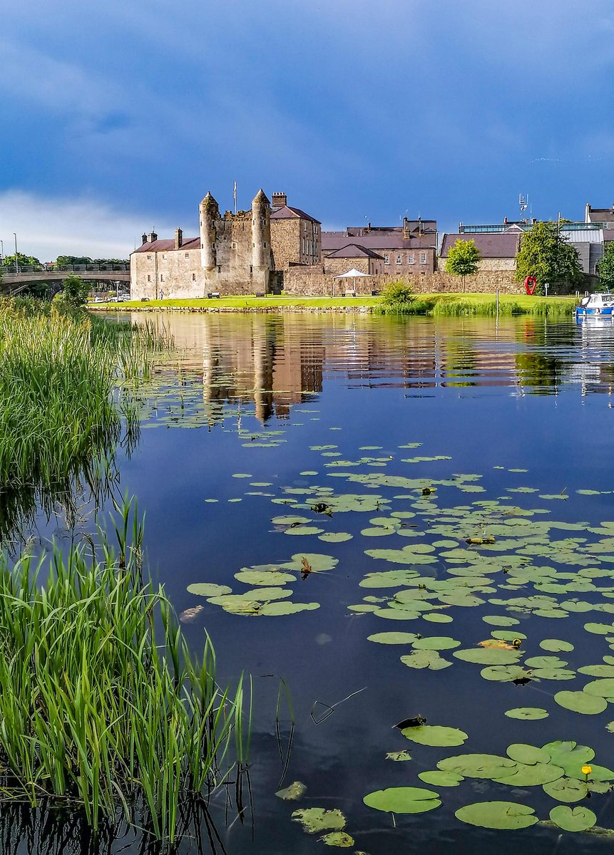 Lovely sunlight on Enniskillen Castle yesterday evening! 😍 😎

#FermanaghCalmWater #IrelandsHiddenHeartlands #KeepDiscovering #EmbraceAGiantSpirit #GreenButton #StormHour