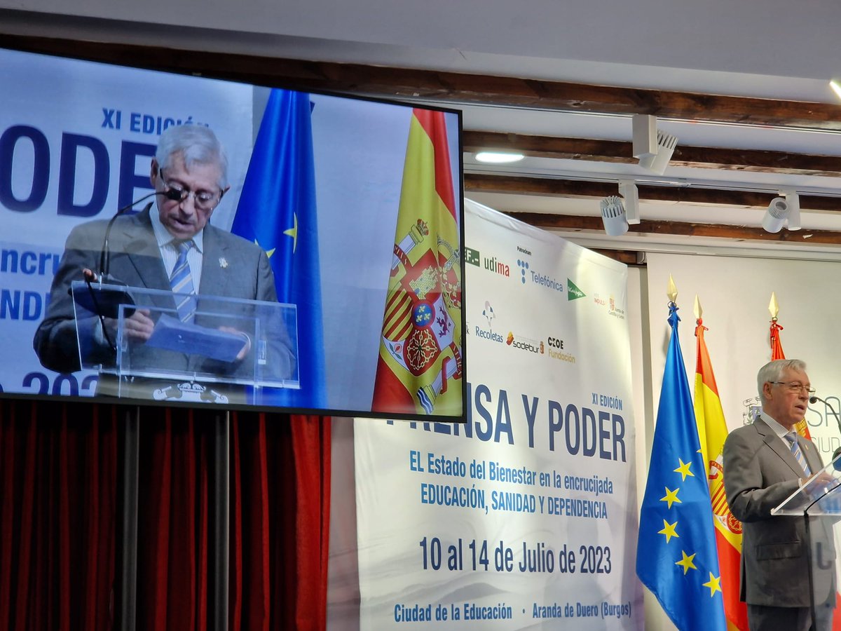 CiudadEducacion's tweet photo. En esta mañana nos han acompañado Graciano Palomo como maestro de ceremonias presentando al Profesor en economía José Carlos Díez de la Universidad de Alcalá y Carmen Artigas, secretaria de Estado de Digitalización e Inteligencia Digital.
#ciudaddelaeducacion #prensaypoder https://t.co/J2wa0RmmLo