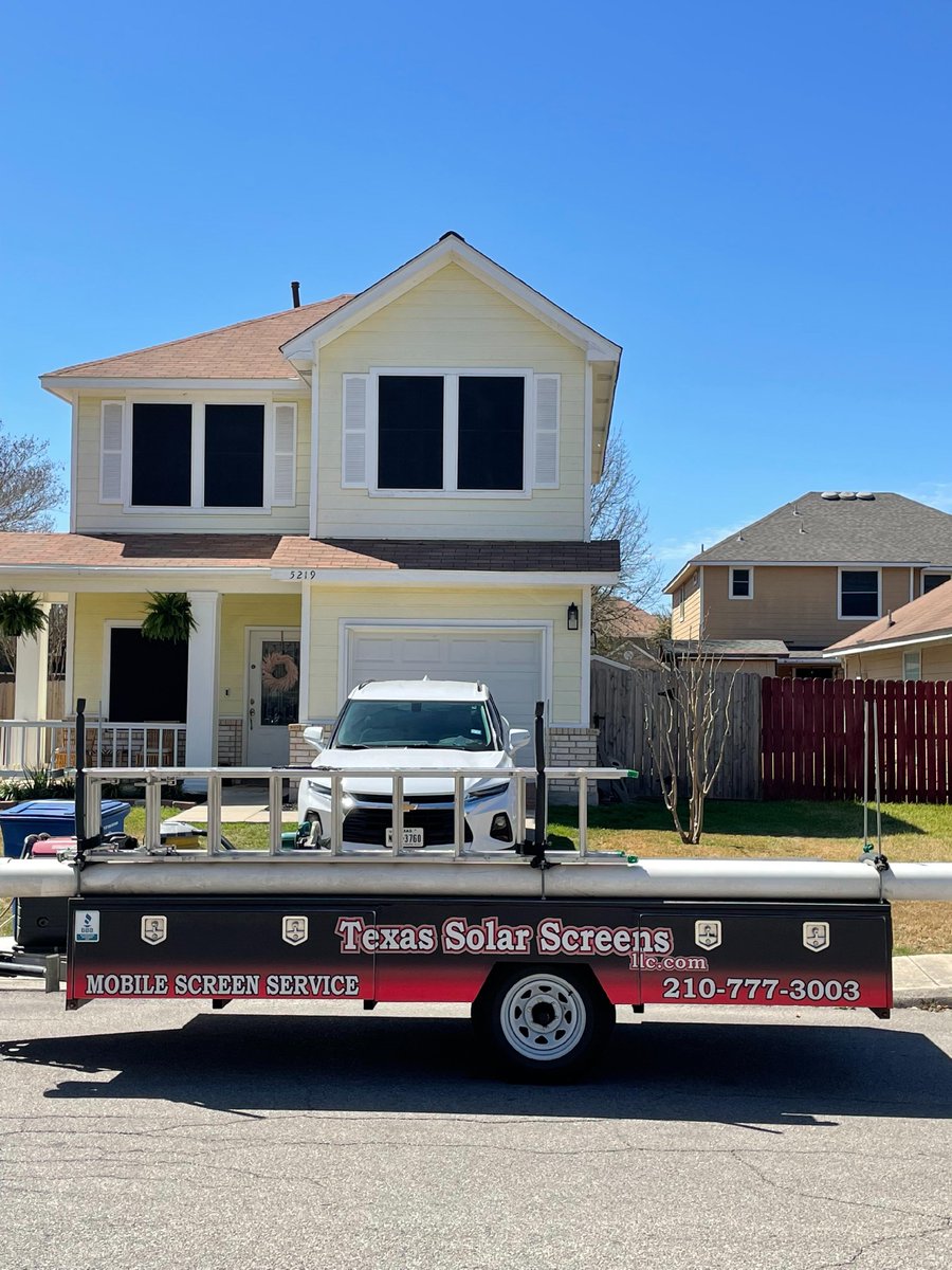 TxSolarScreens's tweet photo. 🌞 Let the Sunshine In - Comfortably!

🏠 Don't let the sun keep you from enjoying your space! 

🛠 Texas Solar Screens are designed to provide comfortable, efficient insulation and block up to 90% of UV rays. Enjoy natural light while keeping your home cool and energy efficie... https://t.co/dGy2E0bpGY