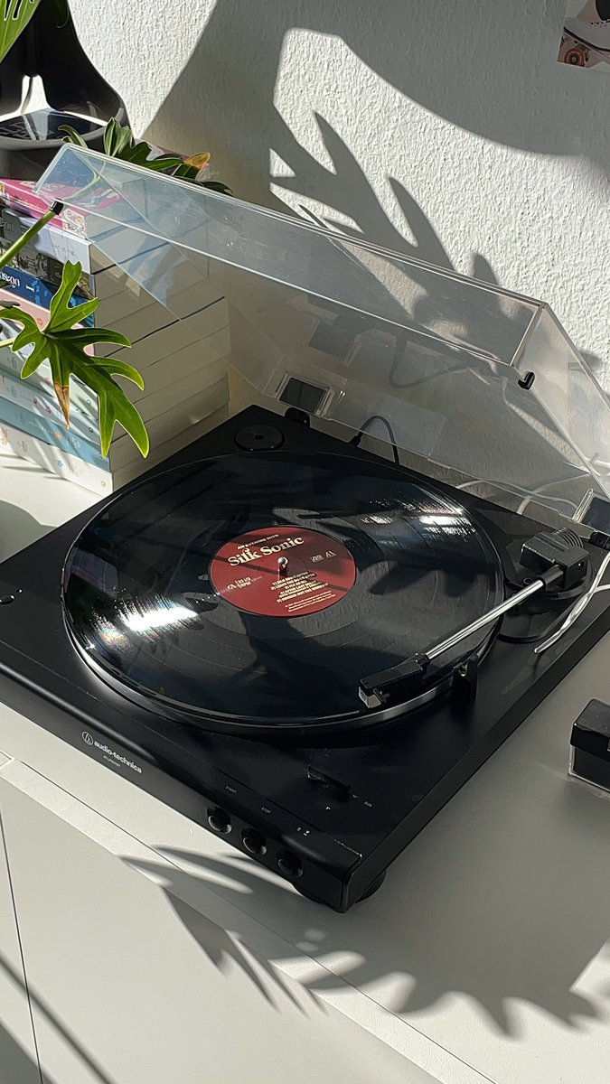 whyfallinluv_'s tweet image. Sunlight before ☔