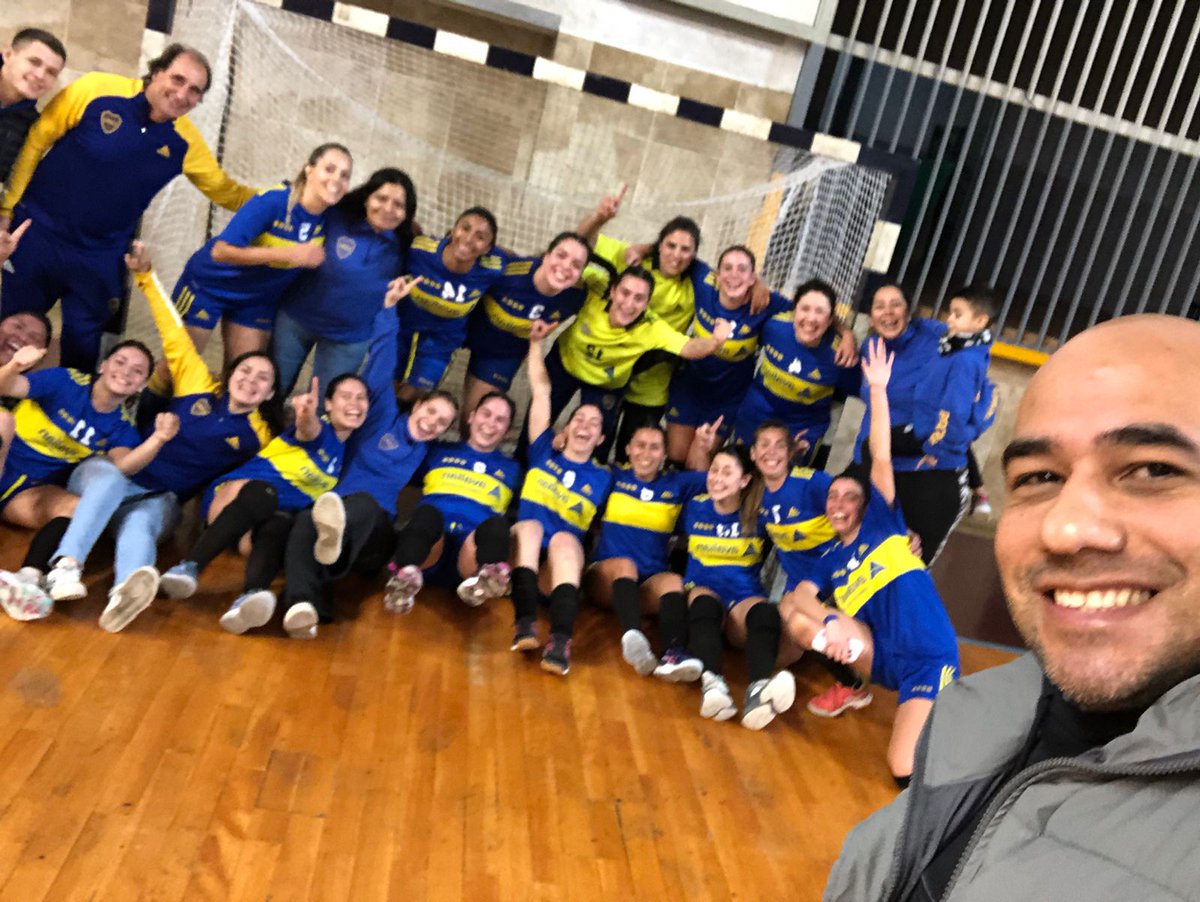 Campeonas de nuestra zona, Invictas 15 fechas y clasificadas al super 4 💪💙💛💙
Handball Boca B <a href="/nadiedicenada_/">NADIE DICE NADA</a>