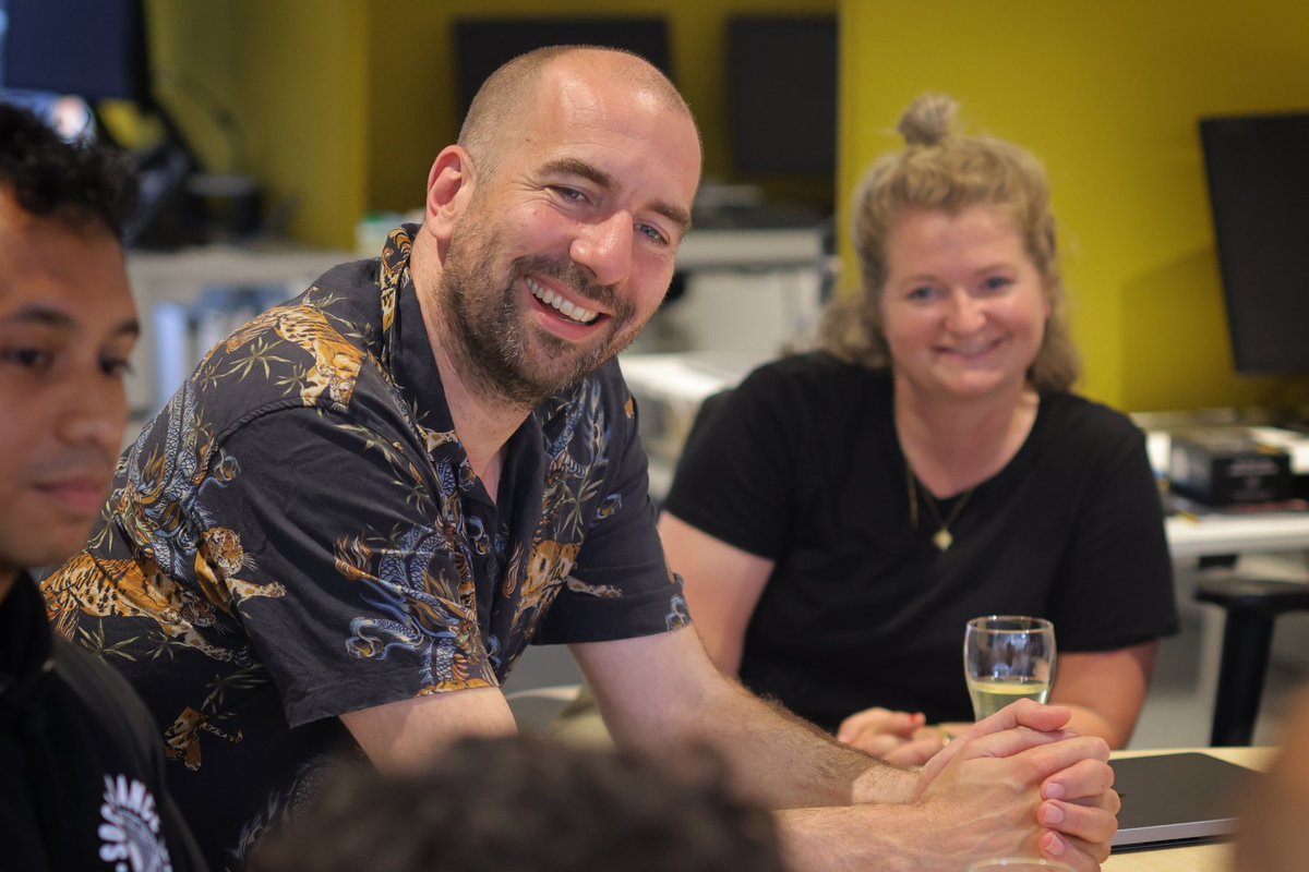 De Bremer Stadsmuzikanten 🤝 Hanzestad Zwolle

Vier dieren vertrekken op weg naar Hanzestad Bremen, want in een Hanzestad kan alles 💭 

Een team van Zwolse makers speelt op het Stadsfestival een eigentijdse en unieke vertolking van het klassieke sprookje.

📸 Jan Amse