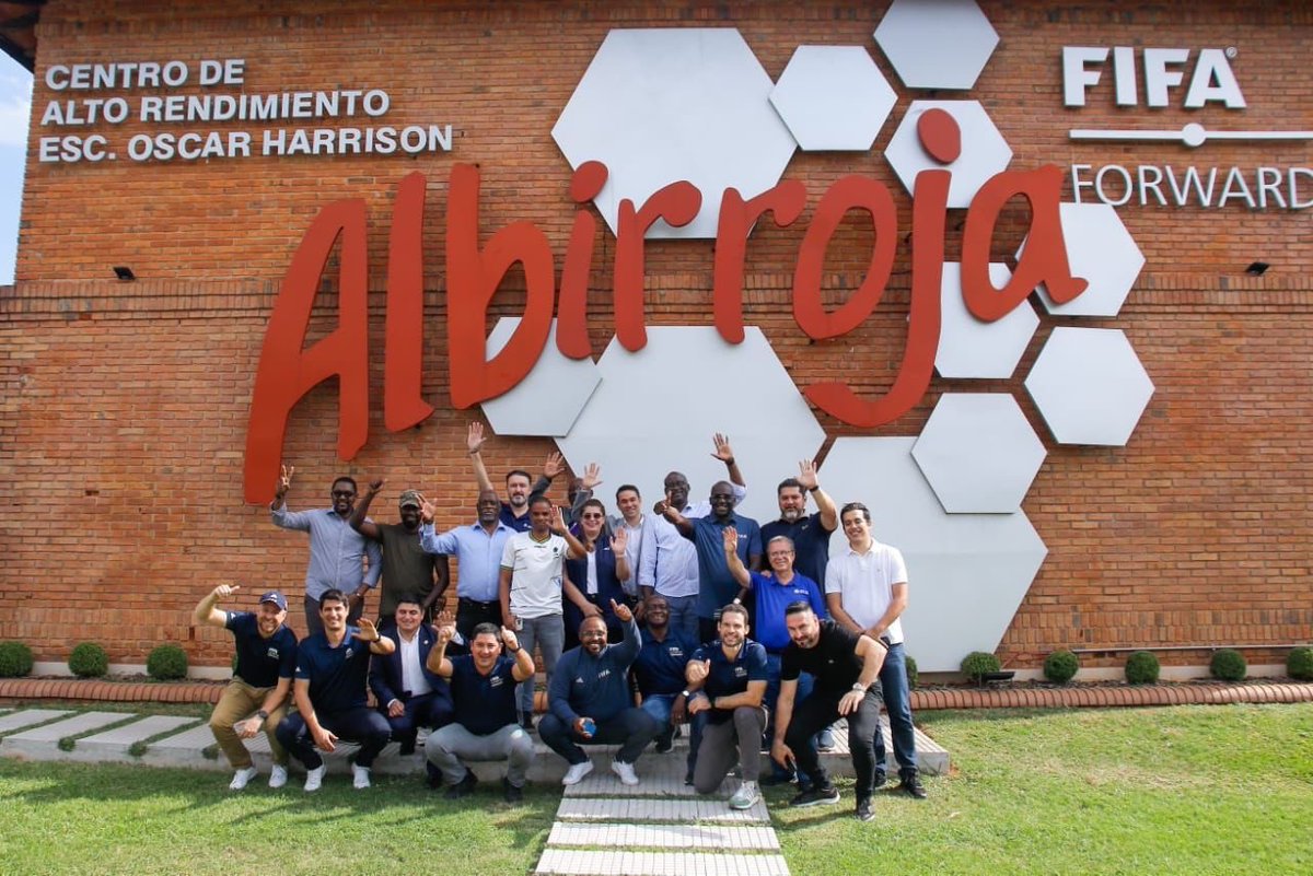Histórica visita de los ejecutivos de federaciones de África a Costa Rica y Paraguay. Excelente intercambio de iniciativas relacionadas a proyectos de infraestructura a través del programa #FIFAForward. ¡Muchas gracias <a href="/fedefutbolcrc/">FCRF 🇨🇷</a> y <a href="/APFOficial/">APF</a> por el cálido recibimiento!