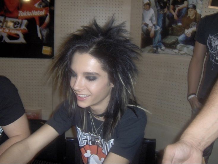 milulaazzZ's tweet image. ¿Quien es bill? Para el ciego,es la luz. Para el hambriento,es el pan. Para el enfermo, es la cura. Para el solitario, es la compañía. Para el triste, es la alegría. Para el prisionero, es la libertad. Para el pobre, es el tesoro. Para mi, es todo