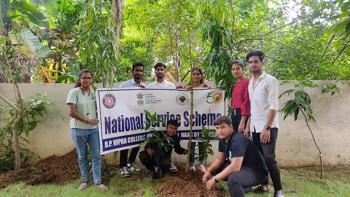 nssabvuCG's tweet photo. वृक्षारोपण कार्यक्रम Plantation Drive At @dp_nss Campus
जिसमें प्राचार्य डॉ.अंजू शुक्ला मैडम एवं एनएसएस वॉलिंटियर्स ने कॉलेज केंपस में वृक्षारोपण किया।
@_NSSIndia
@manojsinha812
@nssabvuCG
@NSSRDBhopal
@ashokshrotinss
@dp_nss 
@Yupesh3 https://t.co/vDUbSOaJGo