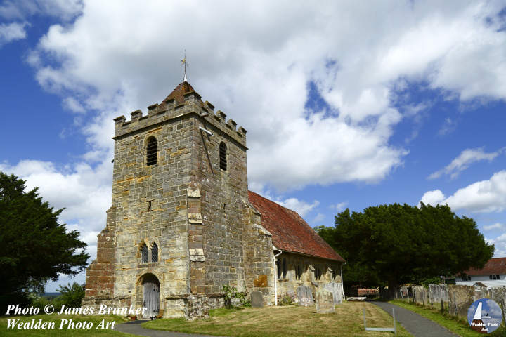 St Thomas a Becket #church at #Capel near #Tonbridge #Kent, available as #prints and on gifts here, FREE SHIPPING in UK: lens2print.co.uk/imageview.asp?… 
#AYearForArt #BuyIntoArt #FindArtThisSummer #churches #architecture #oldchurches #summer #historicbuilding #weald #wealdofkent