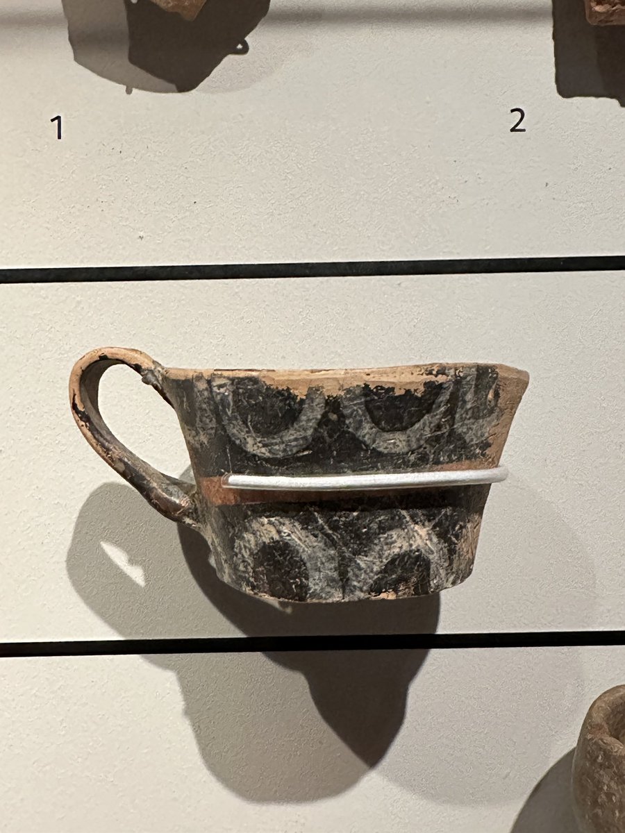 TinctureOfMuse's tweet image. Some stunning ceramics. Including what I like to think of an espresso cup from 1900-1800 BCE that Ai am ready to take home @AshmoleanMuseum -#LabyrinthAshmolean