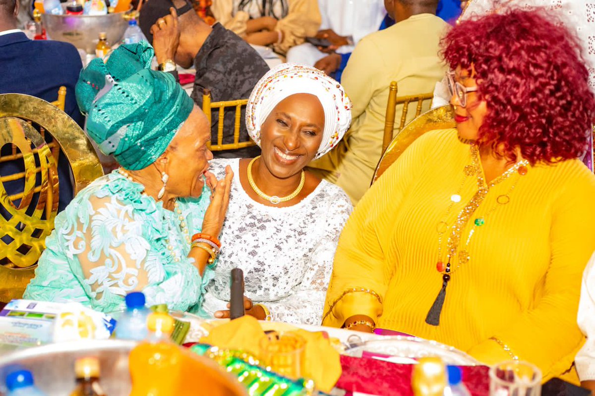 VillaUpdatesng's tweet photo. Former Vice President Prof. Yemi Osinbajo SAN, GCON and his wife Mrs Oludolapo Osinbajo attend the public Thanksgiving Event and Recognition by the Ikenne Development Association in Ikenne, Ogun State. 9th July, 2023. https://t.co/R17Ycq3M2R