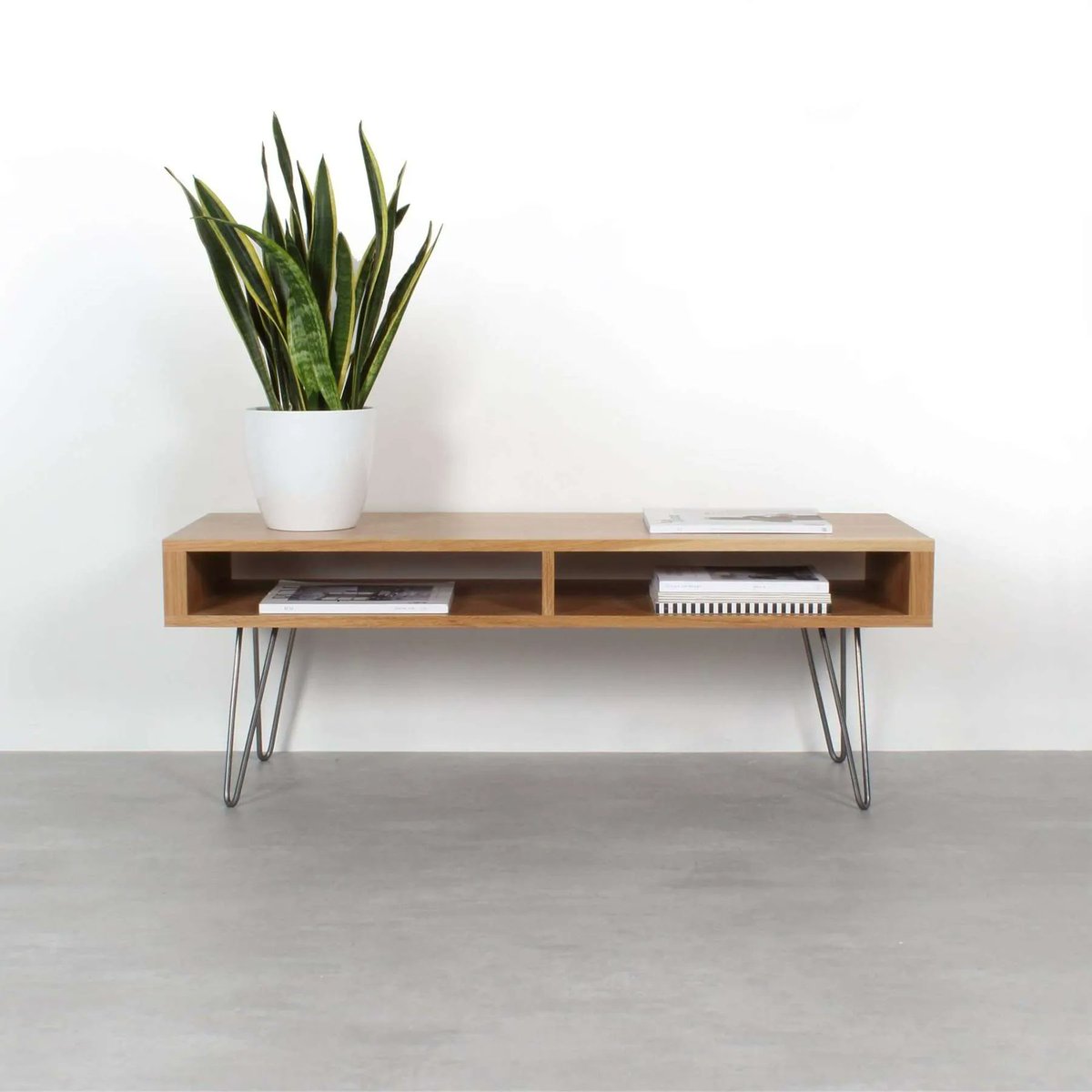 DARWEN
Solid Wood Coffee Table On Mid Century Hairpin Legs.
buff.ly/3b2myvj 
#coffeetable #bespokecoffeetable #midcenturydesign #midcenturyhome #midcenturystyle #coffeetabledecor #coffeetables #midcenturymodern #livingroom