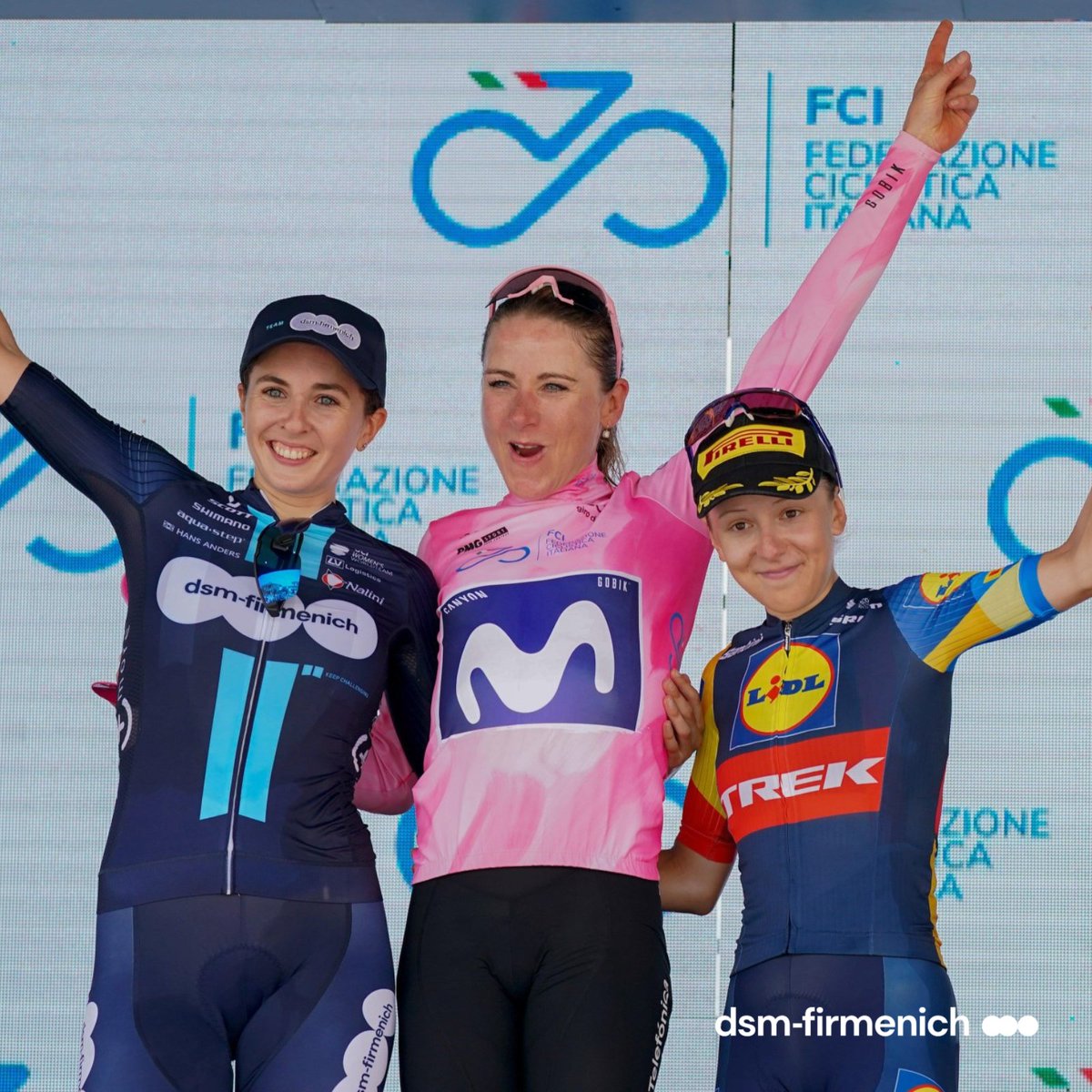 Round of applause for the incredible @TDSM_Firmenich, as <a href="/JulietteLabous/">Juliette Berthet (Labous)</a> raced her way to second place at the Giro Donne this weekend! 🚴🥈✨

And history has been made, as it's the first time our dsm-firmenich kit has graced a Grand Tour podium! 💪

#keepchallenging