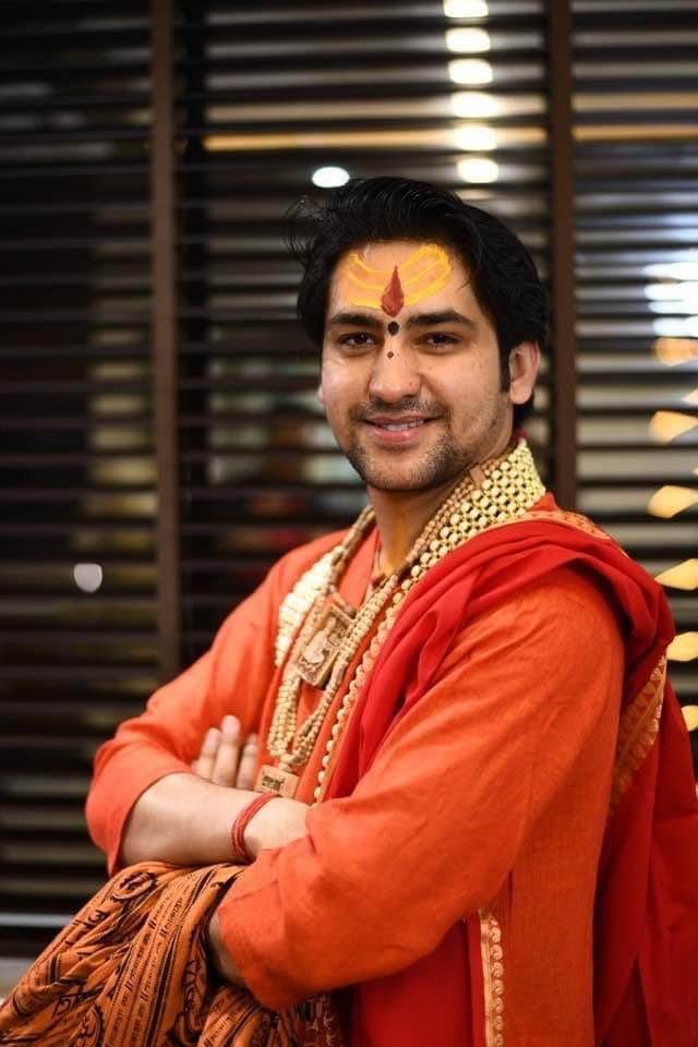 bageshwardham's tweet image. आवश्यक सूचना-
परम पूज्य बागेश्वर धाम सरकार का पूरे भारत वर्ष में कार्यक्रम आयोजित हो रहे है…अनजाने हज़ारो कमिटी और मण्डल धन उपार्जन के लिए आम लोगो को बरगला रहे है…बागेश्वर धाम जन सेवा समिति ये घोषणा करती है ना उनकी कोई शाखा है ना कोई मण्डल ना ऑफिस…किसी के झाँसे में या बहकावे…