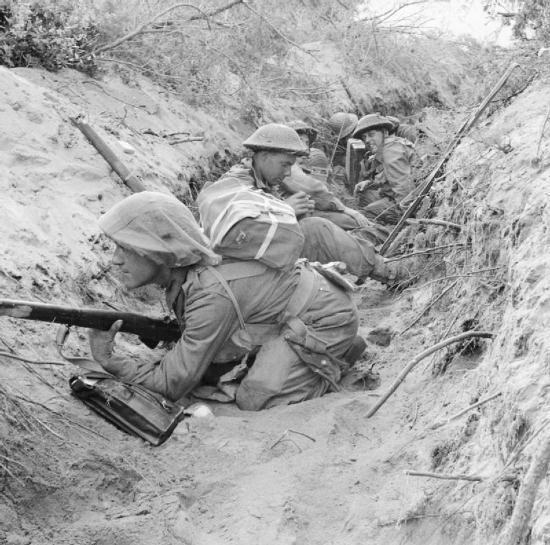 Men of D Company of the 1st Battalion, Green Howards occupy a captured German communications trench during the breakout at Anzio, Italy, #otd 22 May 1944.

#britishhistory #britisharmy #secondworldwar