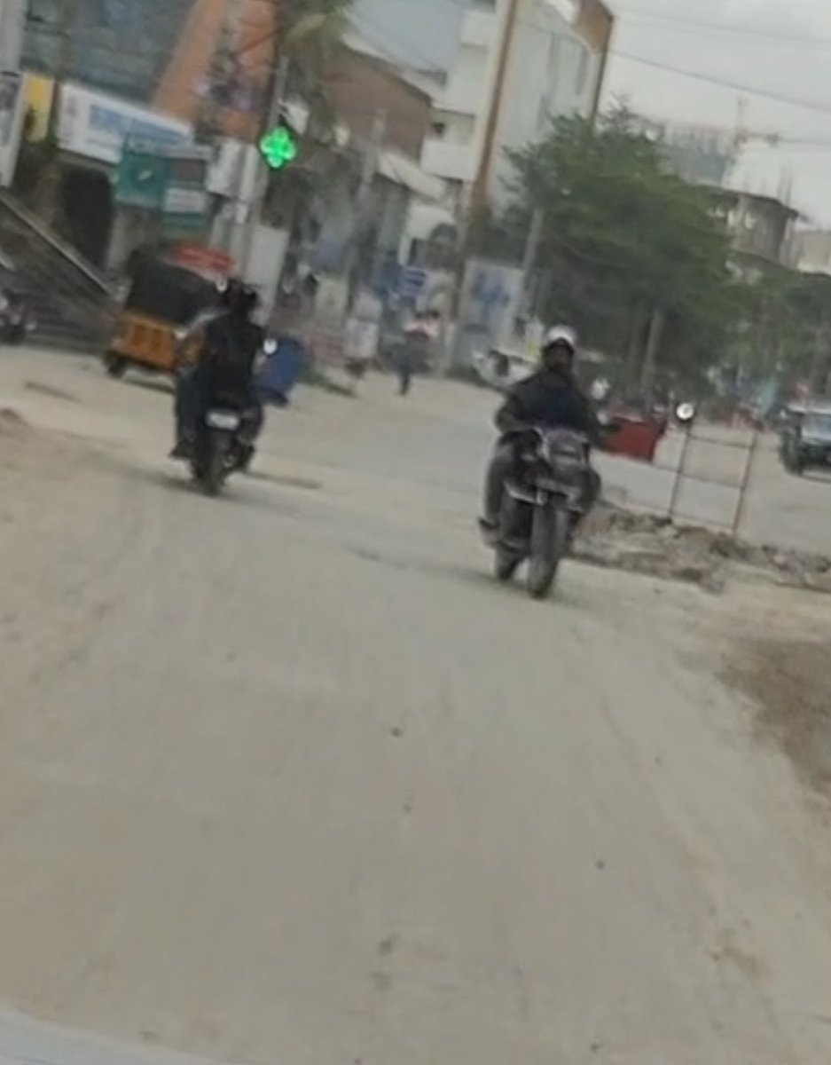 manandkumar_'s tweet photo. That's the same spot today, every 20 feet you see a Pitholes or debris. No clue what @GHMCOnline is doing by laying new road and Digging it again in couple of months https://t.co/WgFjgaLAEL