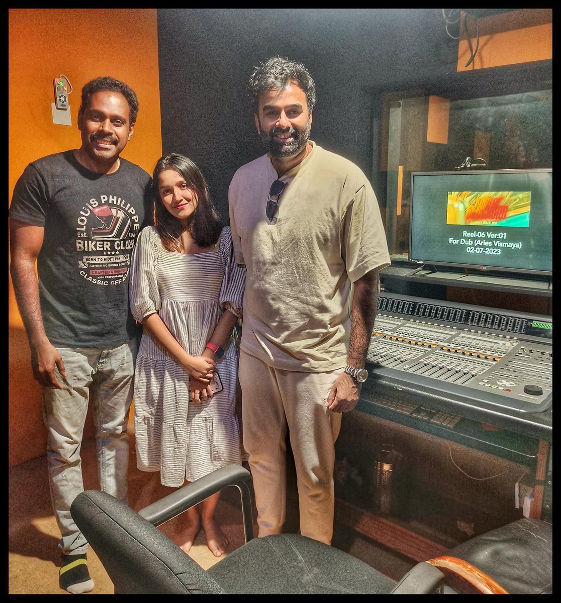 DulQuerFansPage's tweet photo. #KingOfKotha dubbing in progress!🔥

Onam 2023 Release.

@dulQuer | #DulQuerSalmaan https://t.co/CeeTySLjVd