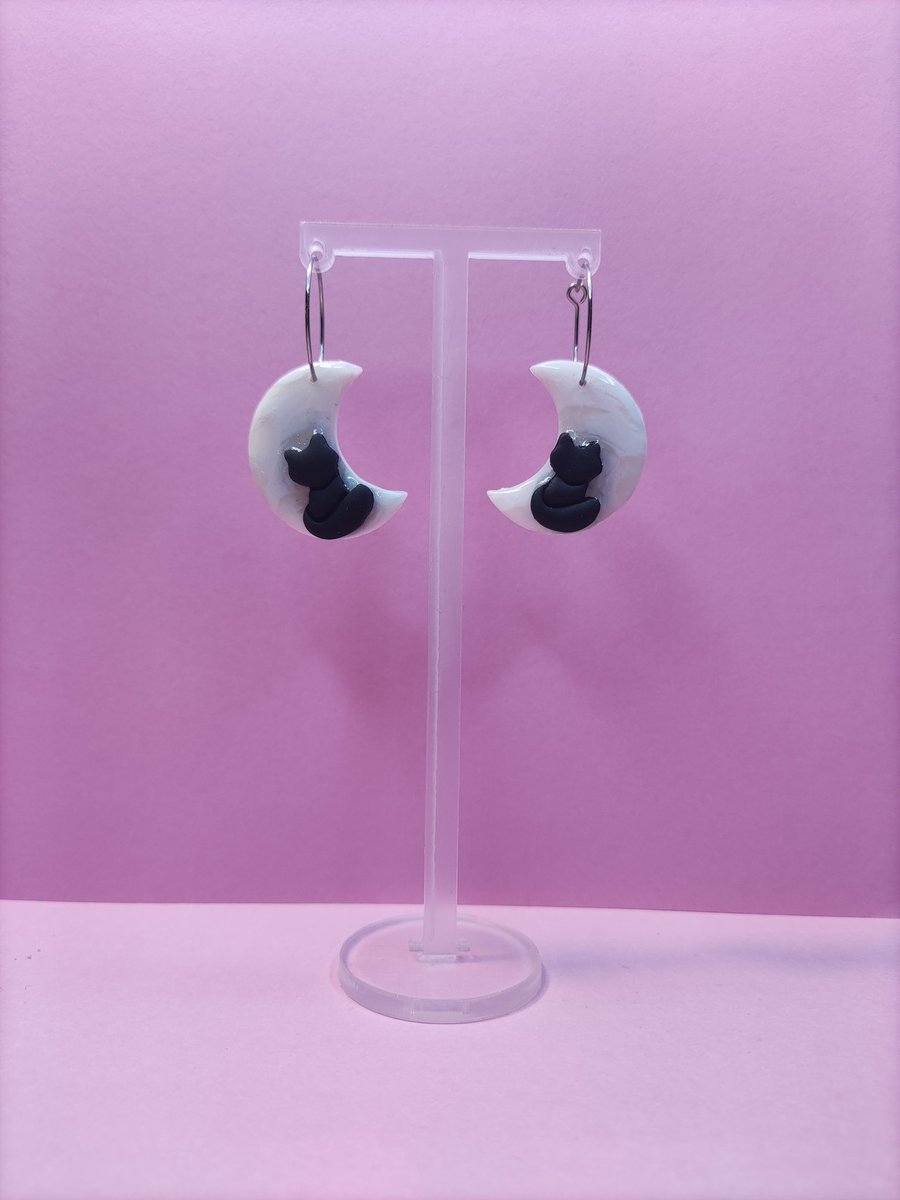 Hola 🤗
Vendo pendientes hechos a mano con arcilla polimérica.
Parte de los beneficios por las ventas de los pendientes de gatitos irán para la protectora de gatos "Miaullemos" 🥰

Tengo abiertos los MDs por si alguien está interesadx 😊
Un RT me ayudaría muchísimo 😋🫰🏻