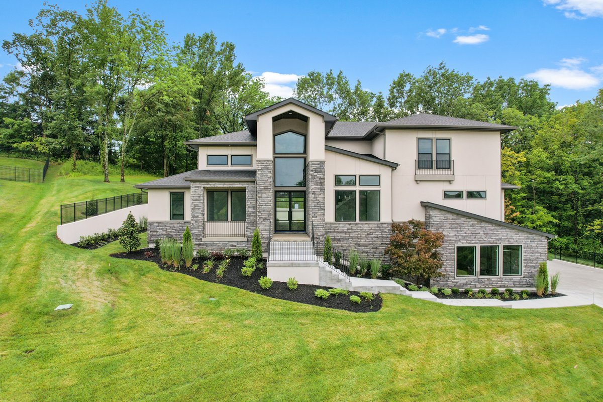 partnersinbuild's tweet photo. #MoveInReadyMonday featuring 1814 Terrabrooke Court in the Terrabrooke community of Brentwood, Tennessee. Special features include game and media rooms, a 4-car garage, an oversized basement space and an elevator.
https://t.co/gRwmNaQNMq https://t.co/mMNz2iLptw
