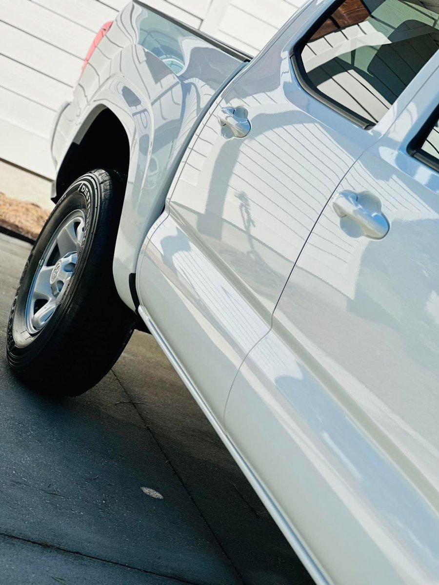 GatorFlair's tweet photo. Washed and ceramic added to both vehicles! Look good for the week.
#goldshine #tesla #tacoma #ceramic https://t.co/txman9VOll