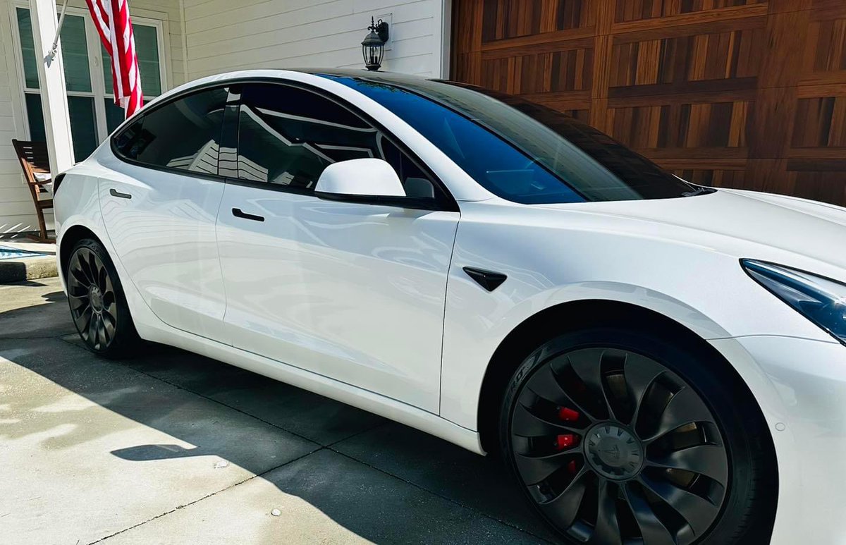 GatorFlair's tweet photo. Washed and ceramic added to both vehicles! Look good for the week.
#goldshine #tesla #tacoma #ceramic https://t.co/txman9VOll
