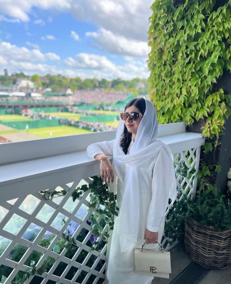 DestinationsPk's tweet photo. Game, set, slay! 🎾 Malala brings her A-game to Wimbledon, rocking a stunning custom Ralph Lauren look. 🤍

#destinations #destinationspk #wimbledon #malala #ralphlauren https://t.co/fk5UkcJAho