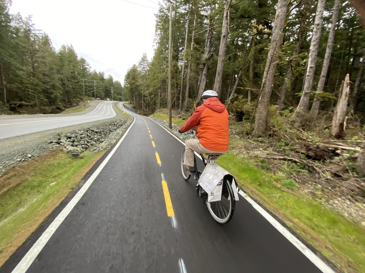 Josie_Osborne's tweet photo. There are a lot of great places to ride a bike on the West Coast, but a decades-long vision was to safely cycle from #Tofino to #Ucluelet. So exciting that soon the entire separated path will be finished, thanks to @ACRDgov’s work on the last 1.1km of this 42km trail! 
🙌🏼  🚲 https://t.co/gepww95slE