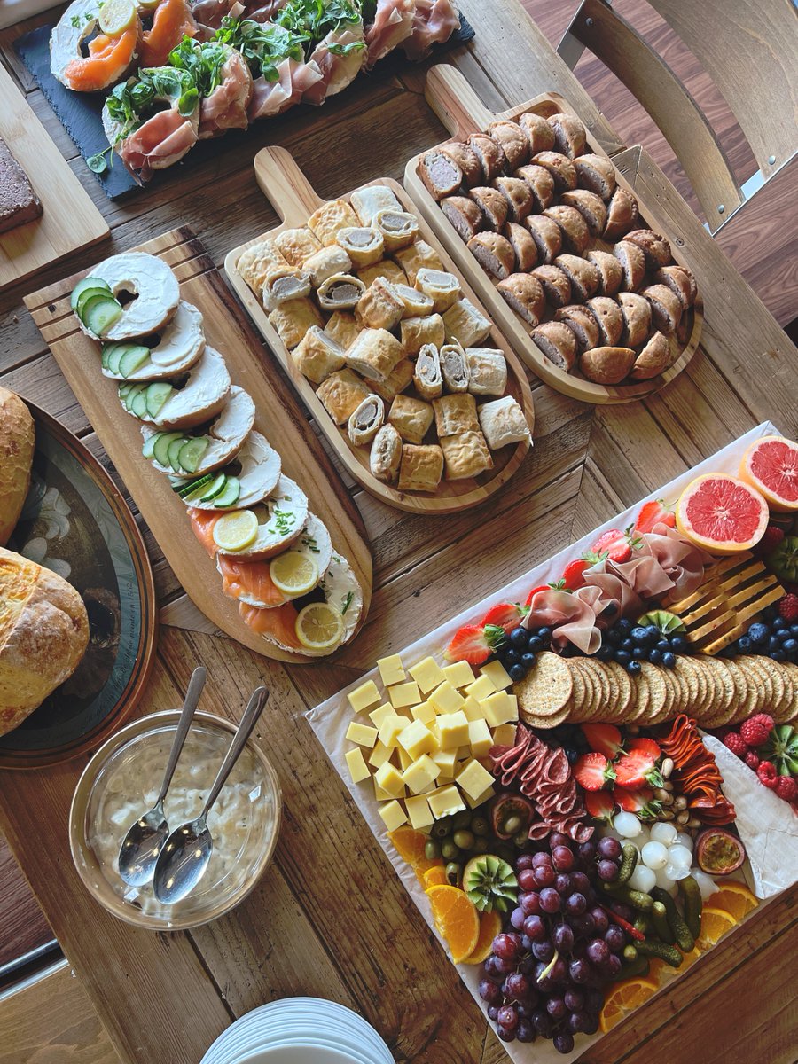 Corp_Events_UK's tweet photo. Our lovely Head of Events Laura turned the big FOUR ZERO over the weekend! It only felt right to continue the birthday celebrations in the office today! ๐๐๐๐ฅ
#eventprofs #birthday #celebrations #office #officelunch #birthdaylunch #grazetable https://t.co/VlO7f4V9XG