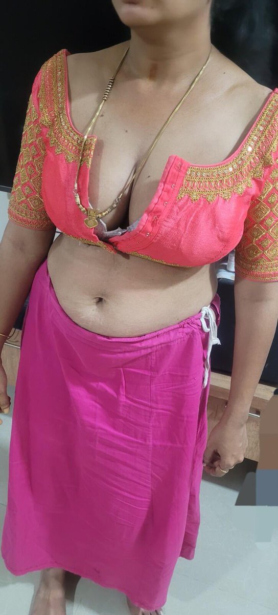 keerthikaa07's tweet photo. Good evening https://t.co/rFED4A2ooN