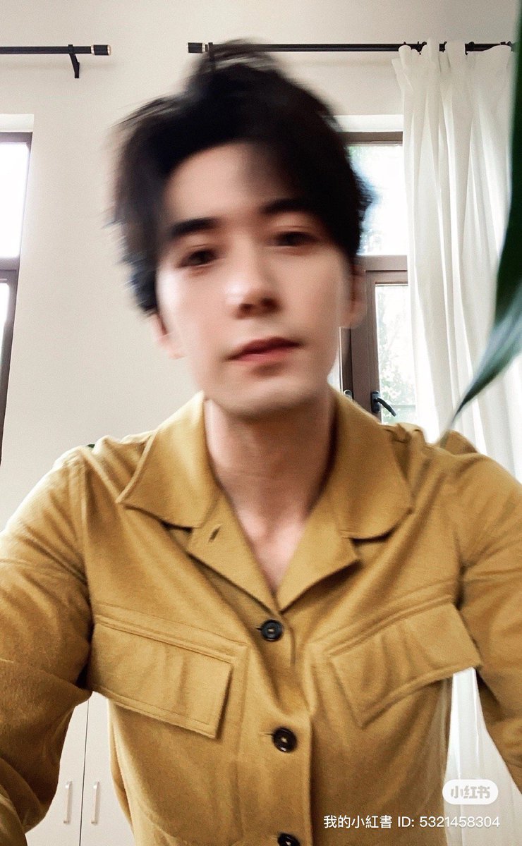 5237xingxulandi's tweet photo. Who taught baby Landi how to take these pics? 🤔

#lilandi #chenxingxu #thestarrylove #星隕凝結成糖果 #星落凝成糖 #少典有琴 #辣目 #沒有情 #聞人 #离光夜昙 #牛迪超话 #牛迪 #NiuDi #星影不李 #尽头耶和 #李兰迪 #陈星旭 #LoveWhentheStarsFall #XingLuoNingChengTang
#陈星旭李兰迪 https://t.co/ZozD8P3De6