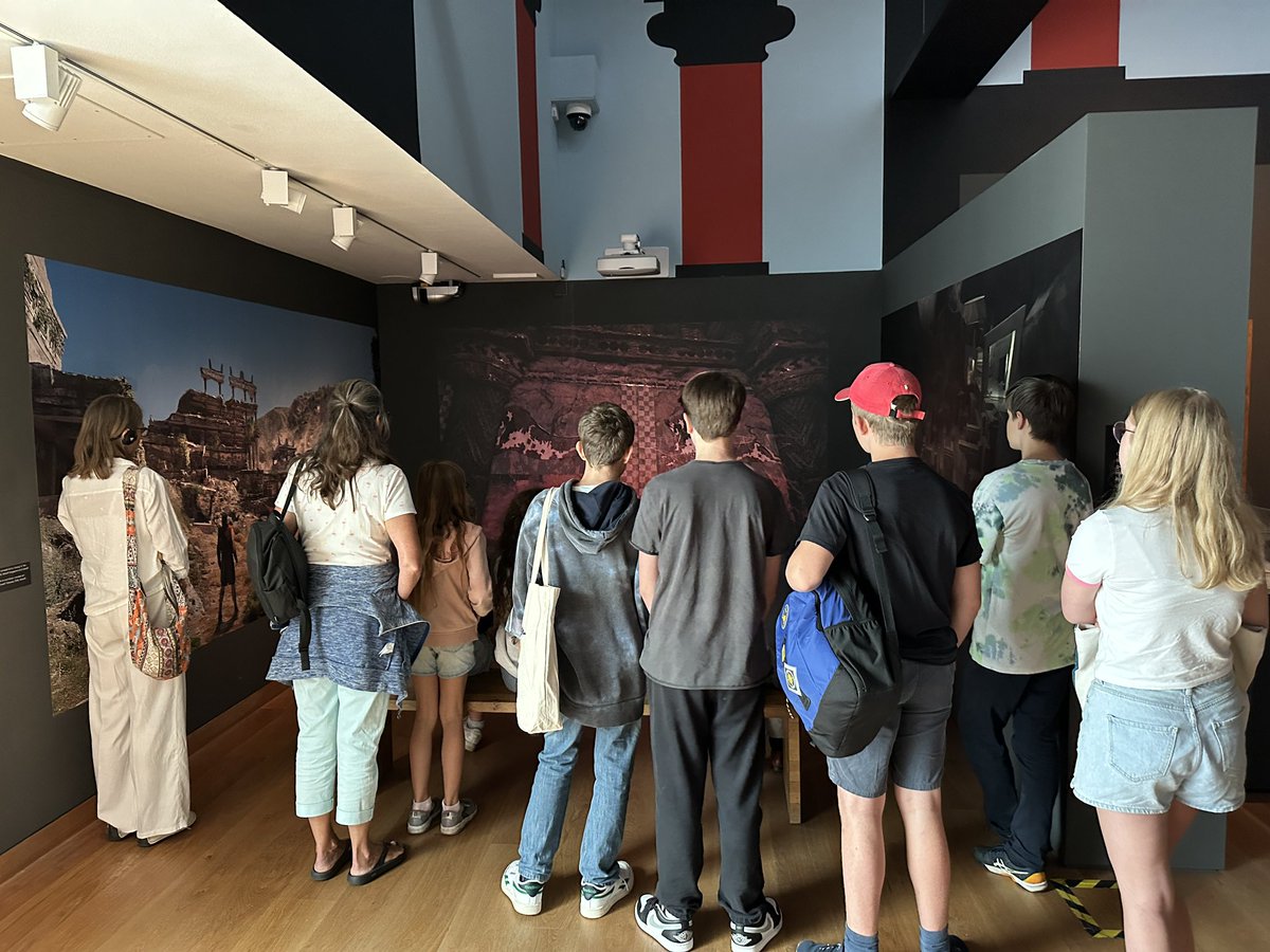 TinctureOfMuse's tweet image. Like the section with @assassinscreed not just (another) game footage clip but video explaining design references of actual site. V popular with younger visitors @AshmoleanMuseum #LabyrinthAshmolean