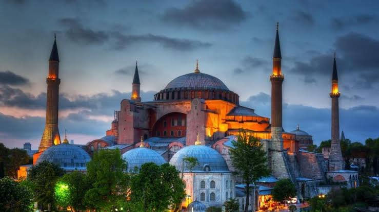halil_konakci's tweet photo. Bugün Ayasofya Cami’nin zulümden kurtulup tekrardan ibadete açılma kararının alındığı gün.
Ayasofya Cami Müslümanların gözbebeğidir. https://t.co/Cf7HkhQ1Gu